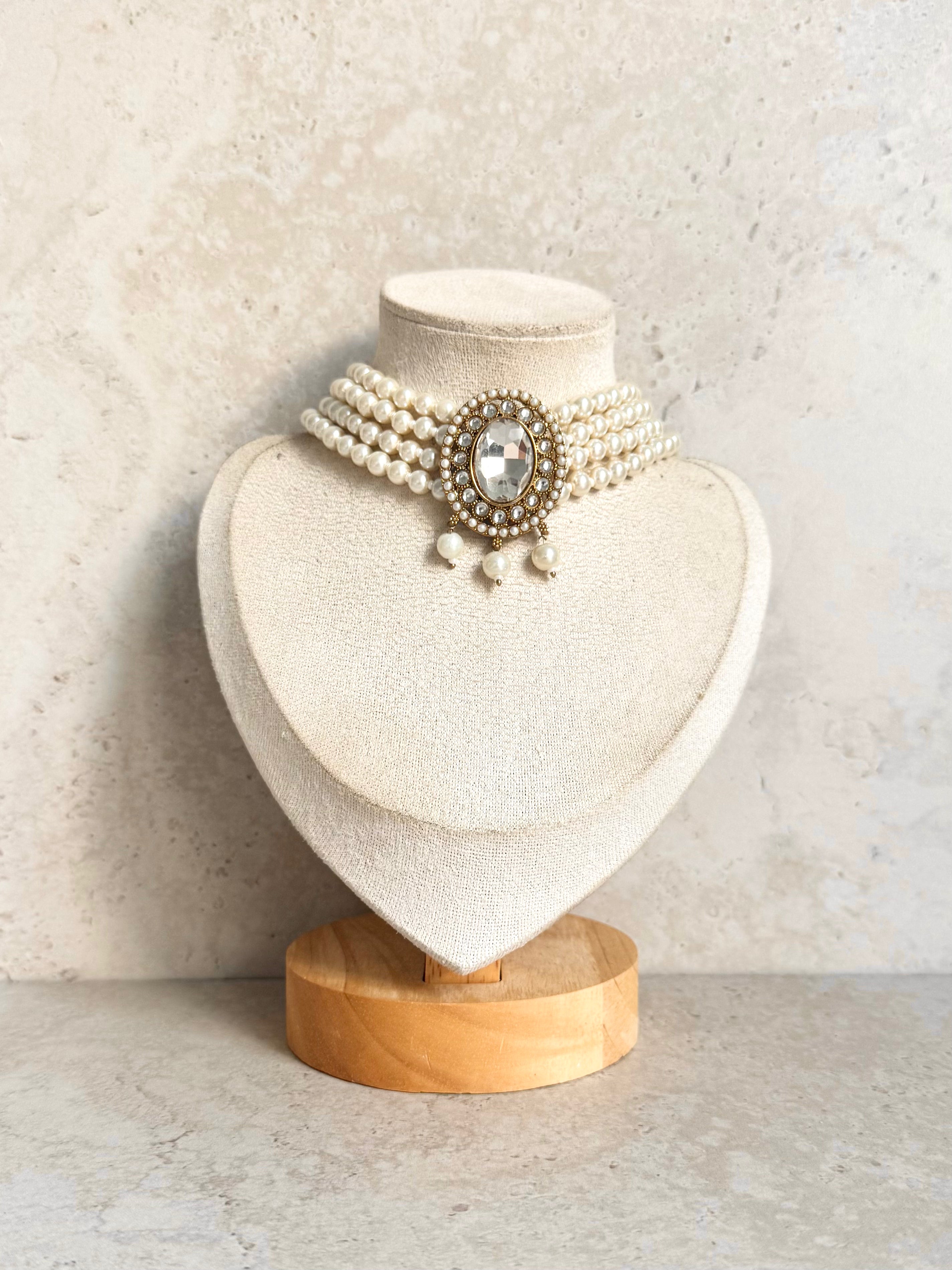 Elara Necklace Set