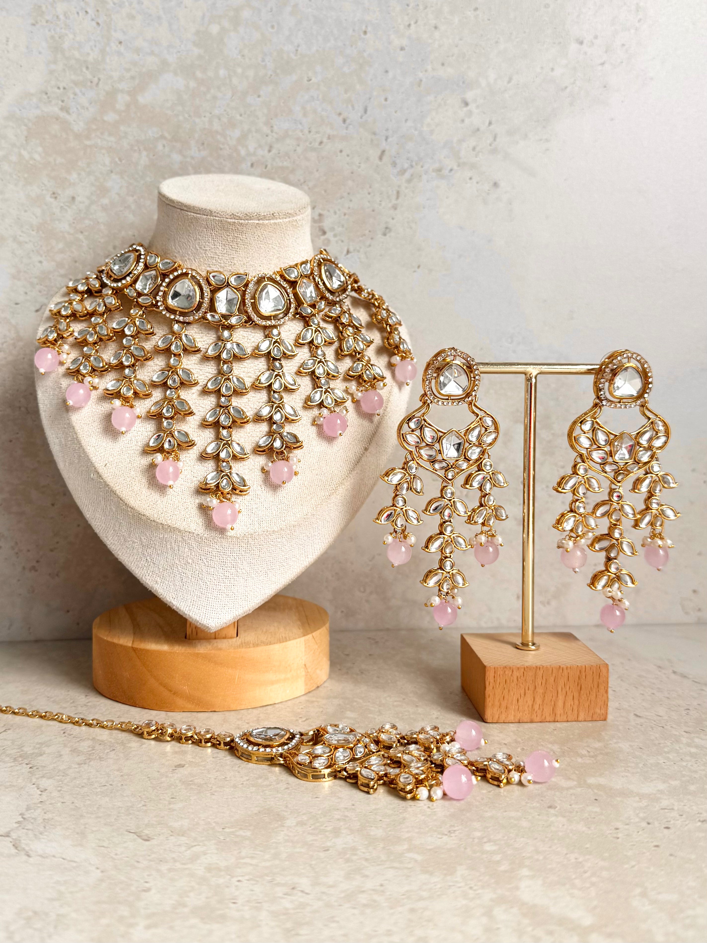 Arohi Necklace Set