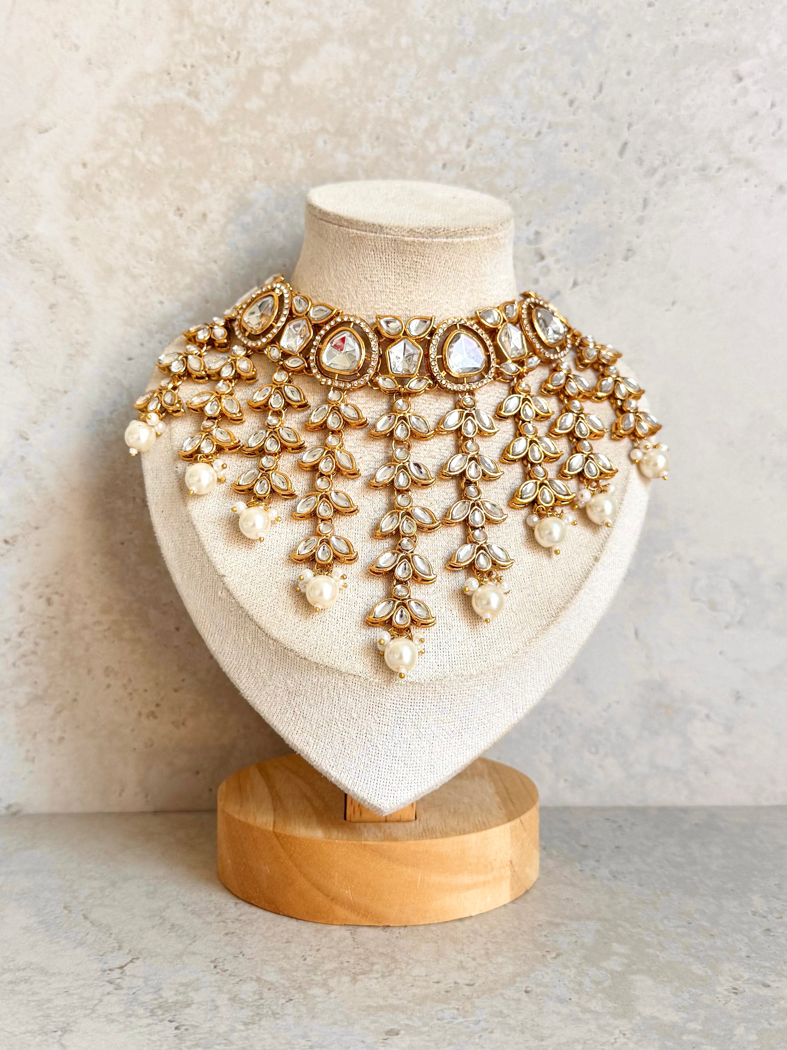 Arohi Necklace Set