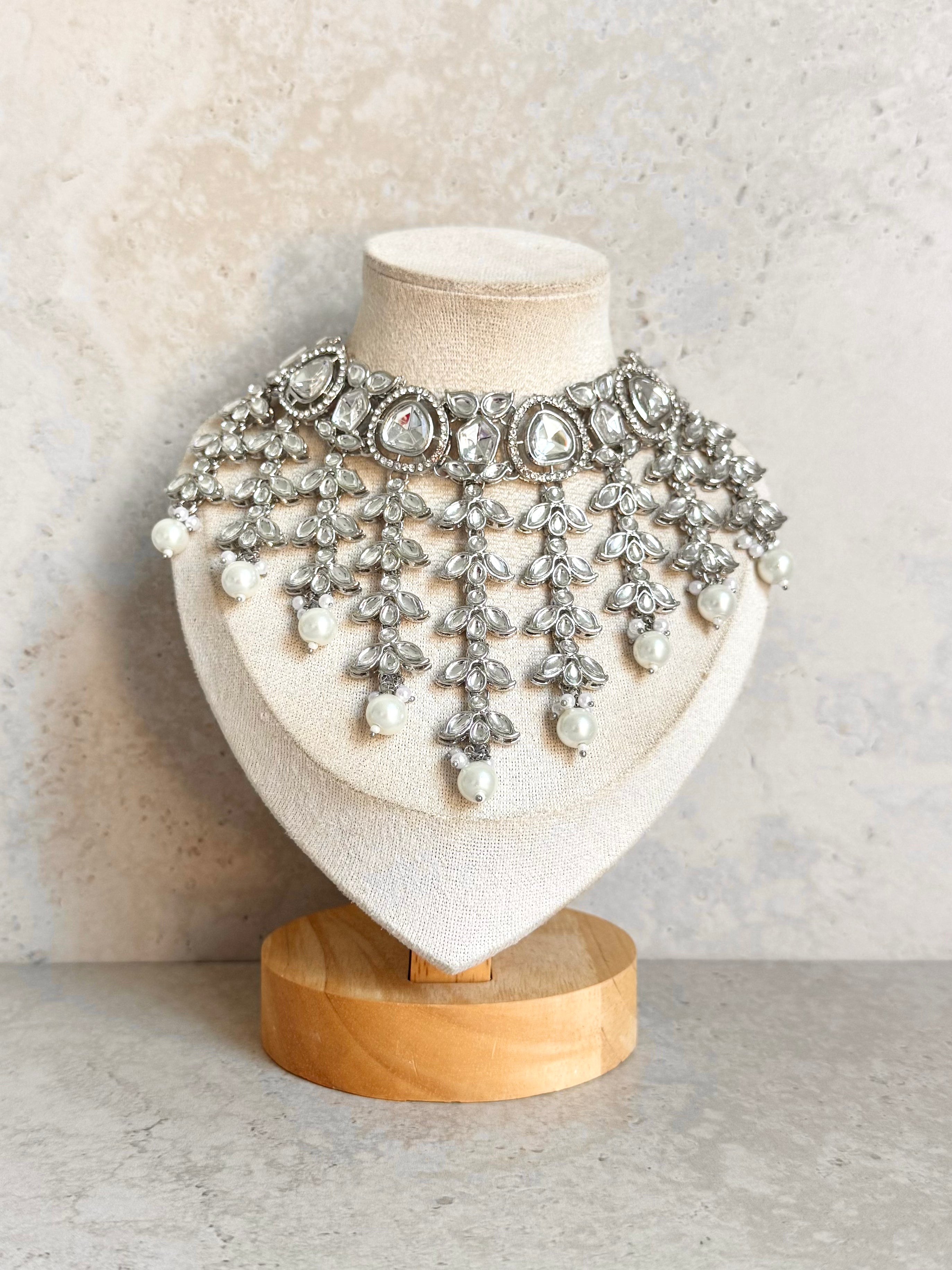 Arohi Necklace Set