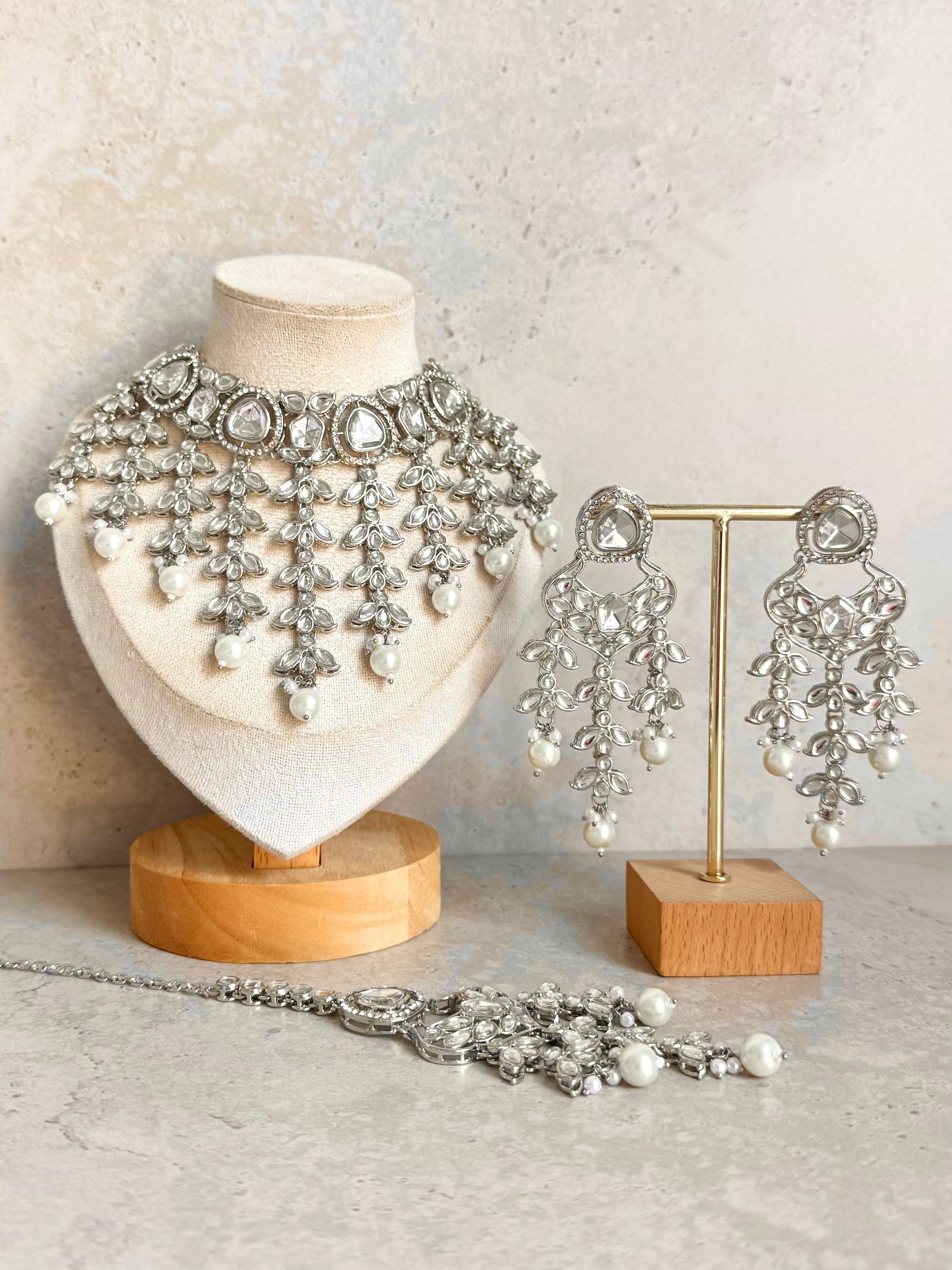 Arohi Necklace Set