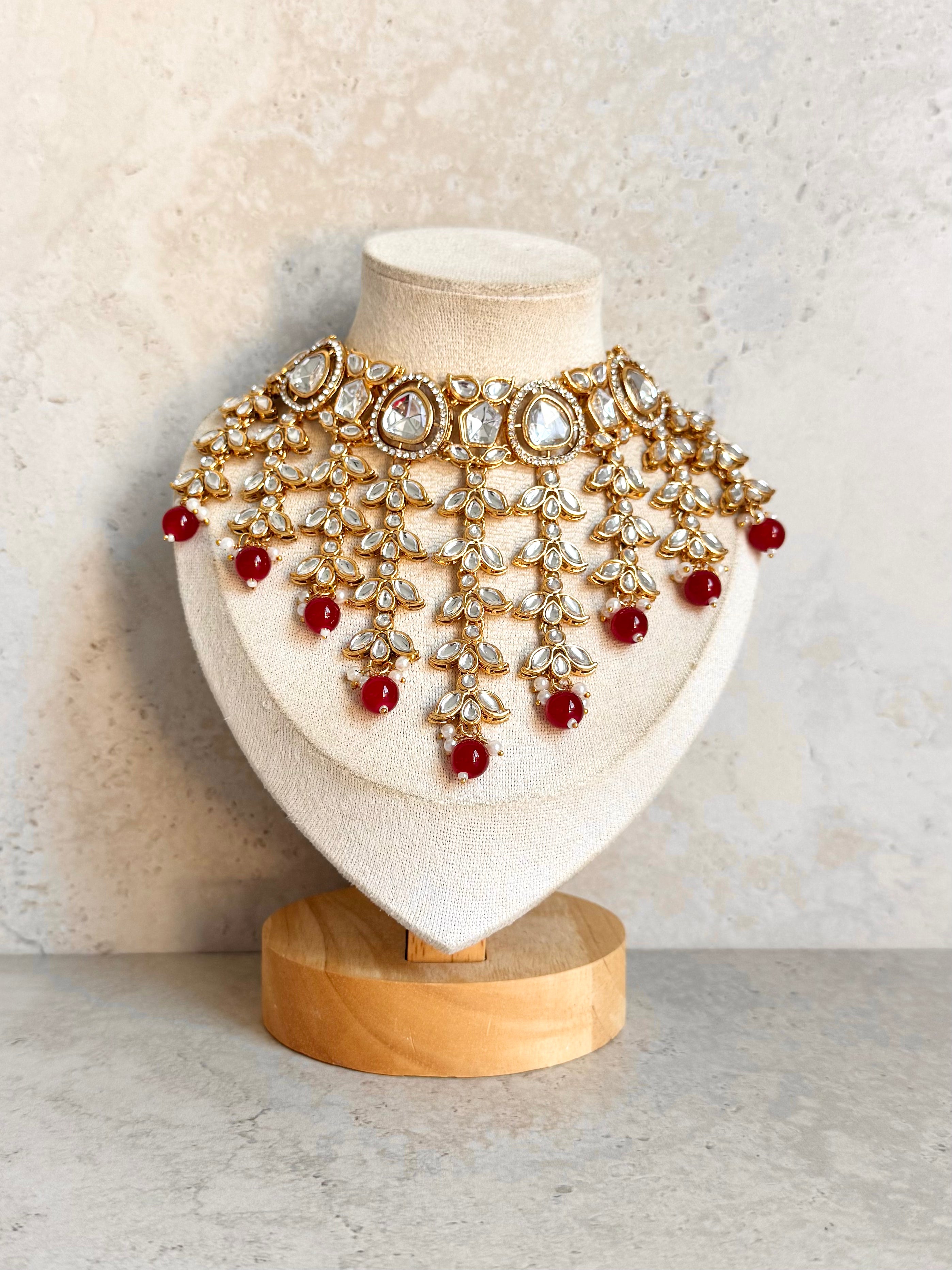 Arohi Necklace Set