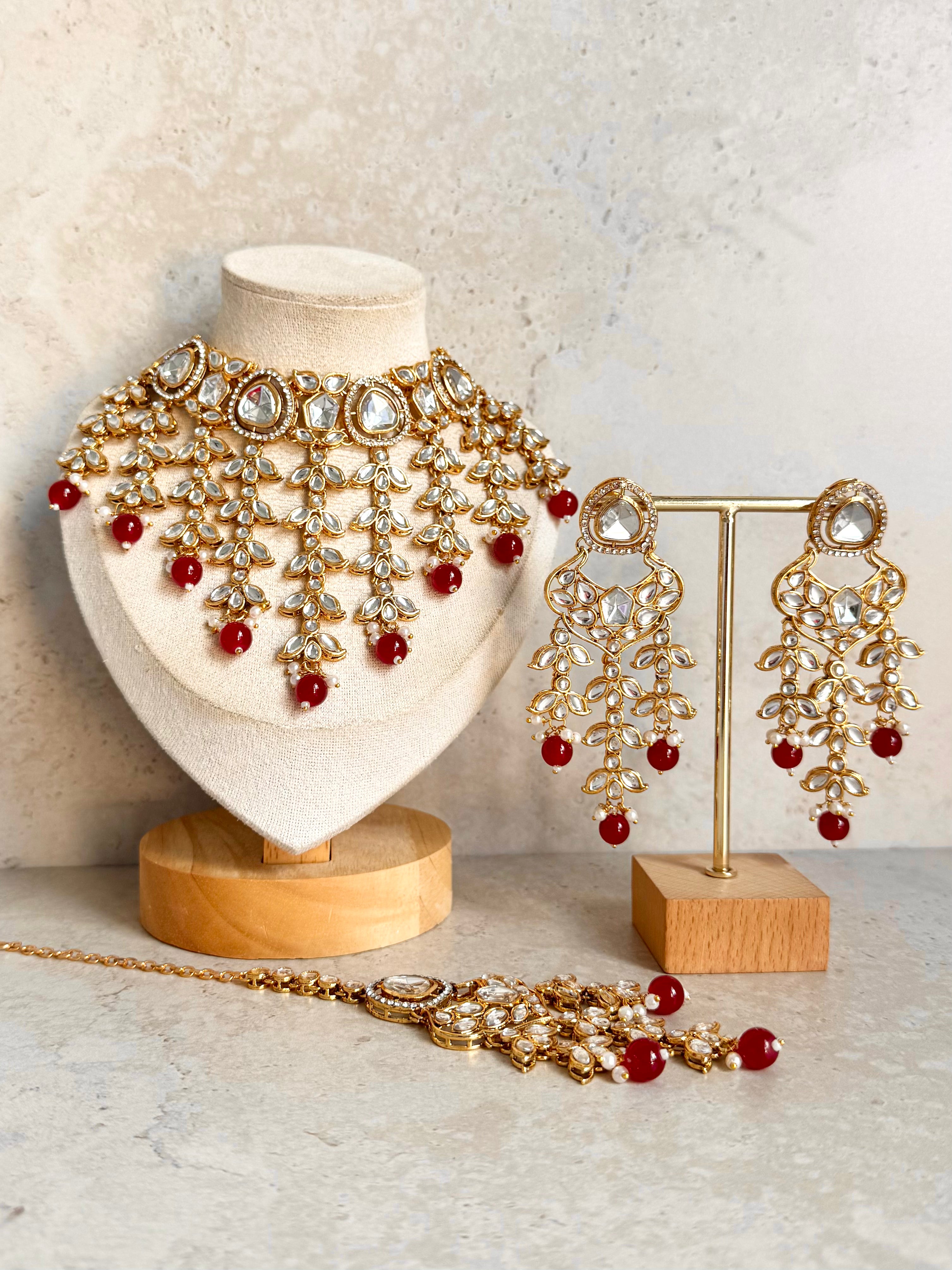 Arohi Necklace Set
