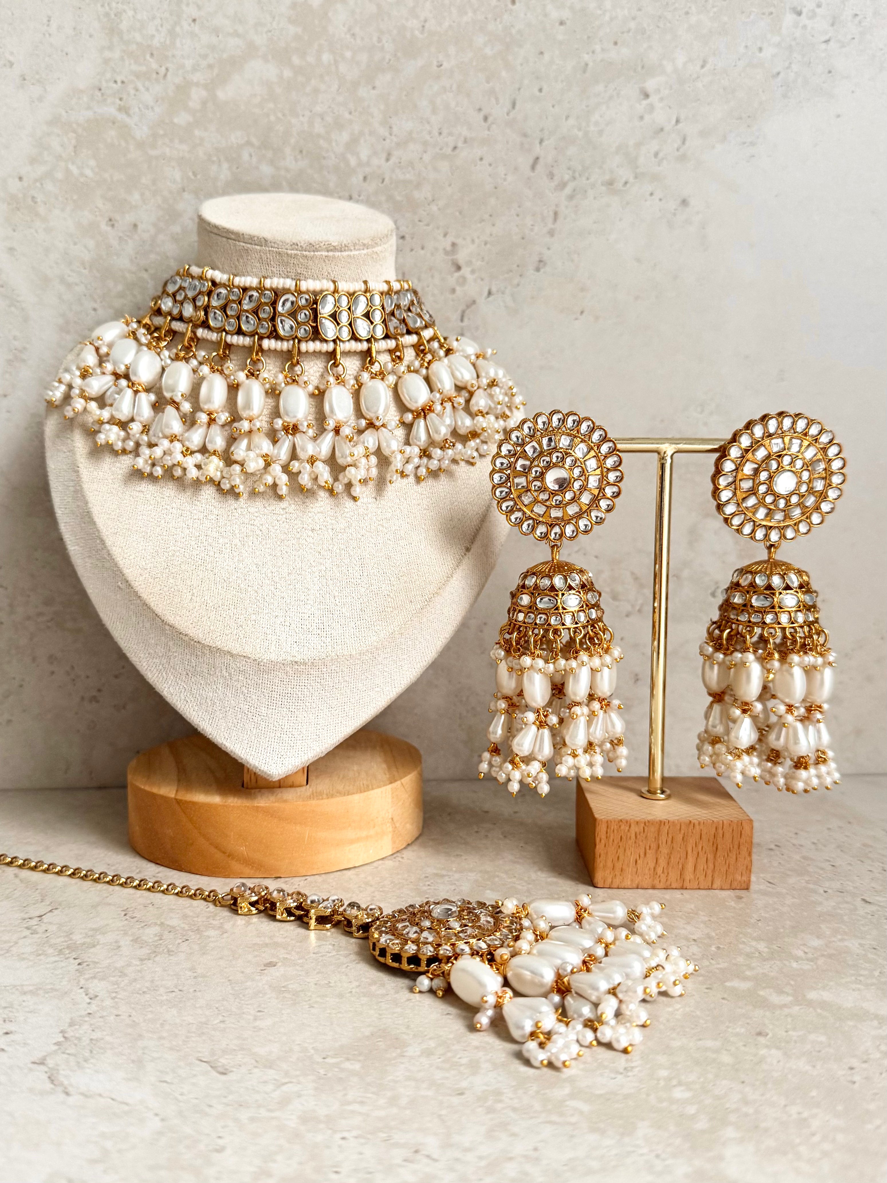 Roshni Necklace Set