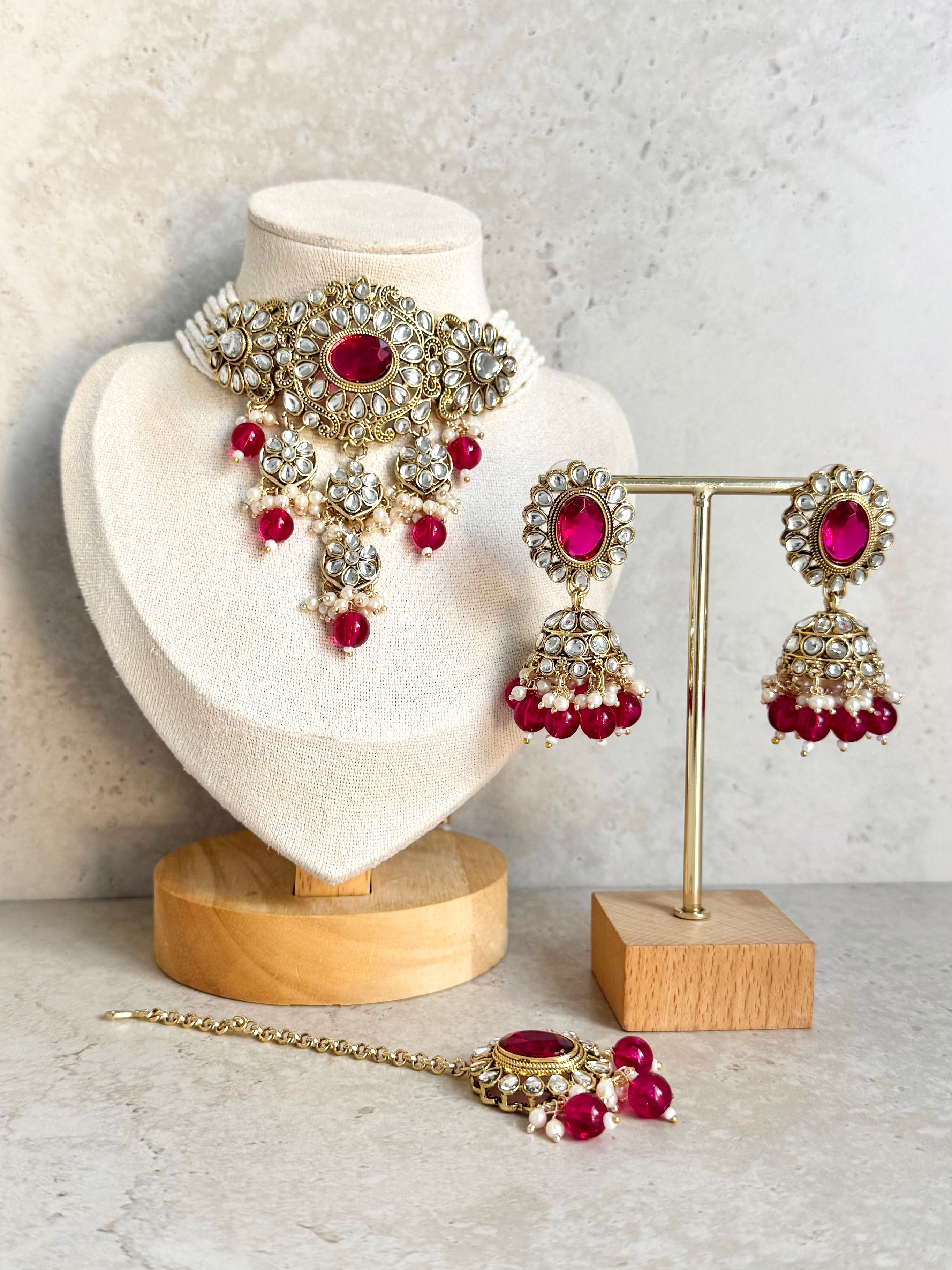 Vedika Necklace Set